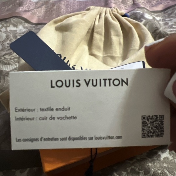 LV Initiales 40mm Reversible - Picture 4 of 10
